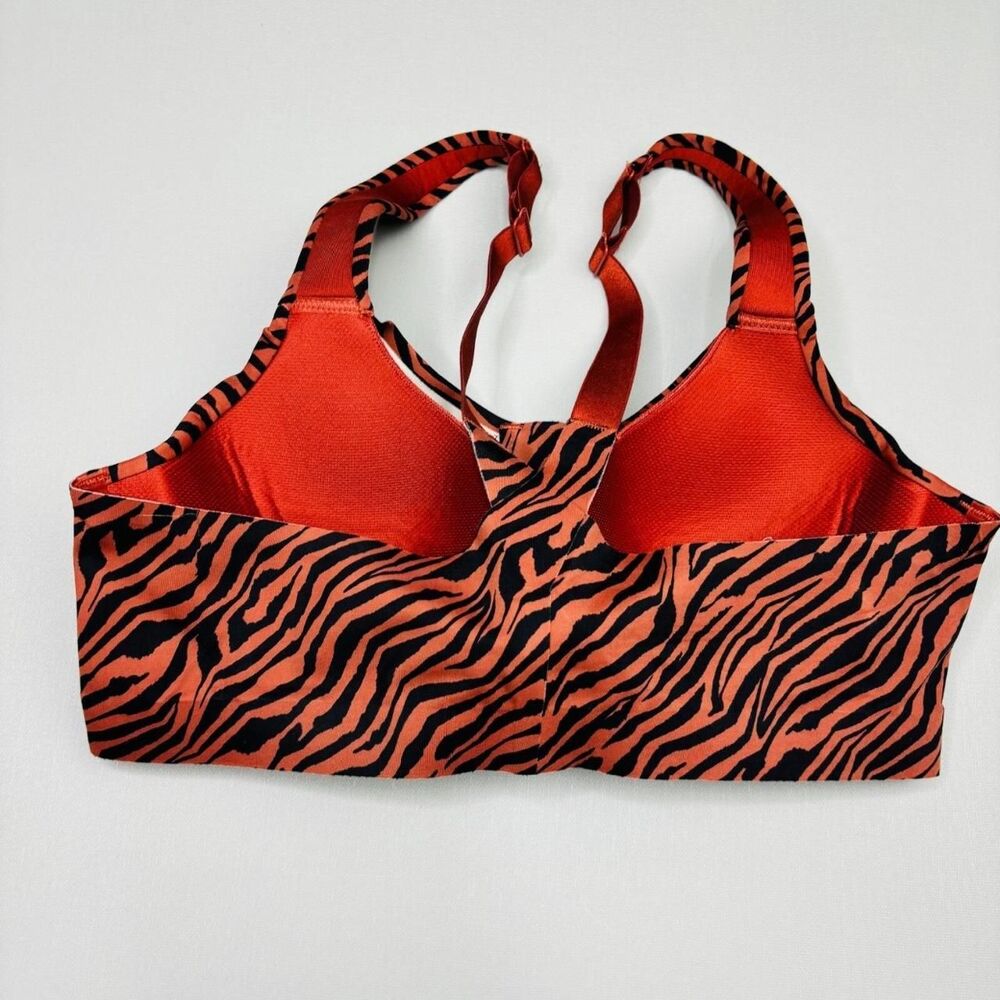 Victoria's Secret Sport Incredible Knockout front-zip sports bra 34C